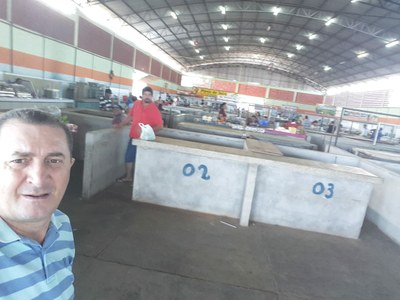 Visita na Feira Municipal de Cerejeiras feita pelo Ver. Valdir Sapata Jordão